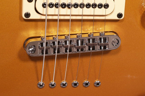 Tune-o-matic with (strings through the body) construction (without a stopbar